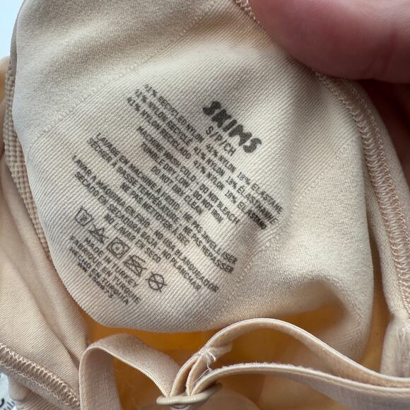 SKIMS Tan Shapewear Bodysuit - Picture 6 of 6